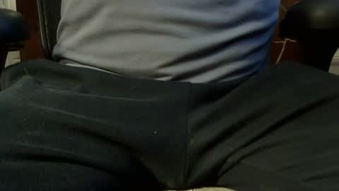 Snapshot of riverskarltc chatting on 12/18/25, 05:08 RiverskarlTC online show from 12/18/25, 05:08