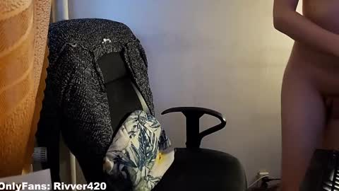 Snapshot of rivver420 chatting on 02/28/25, 03:37 River online show from 02/28/25, 03:37