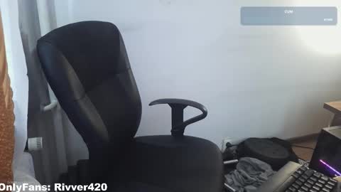 Snapshot of rivver420 chatting on 09/19/25, 10:27 River online show from 09/19/25, 10:27