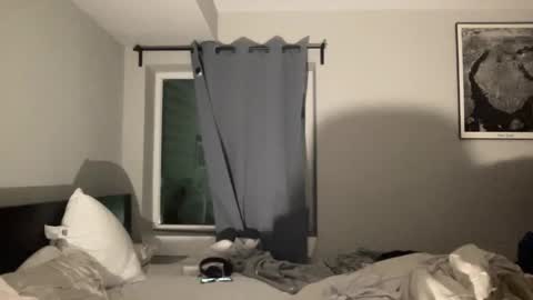 Snapshot of rjayson14 chatting on 02/20/25, 04:18 rjyason9 online show from 02/20/25, 04:18