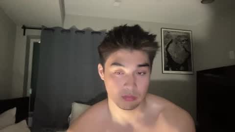 Snapshot of rjayson14 chatting on 10/20/25, 10:32 rjyason9 online show from 10/20/25, 10:32