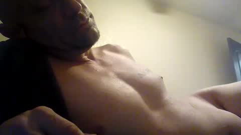 Snapshot of rjwabbit chatting on 12/14/25, 12:43 Tom online show from 12/14/25, 12:43