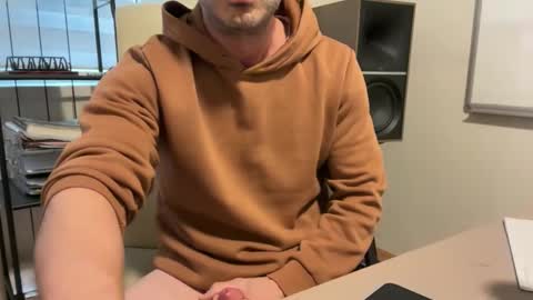 20cm online show from 10/10/25, 06:34