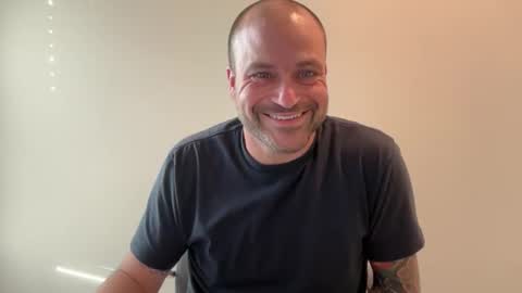 roadking1122 online show from 11/19/25, 08:42