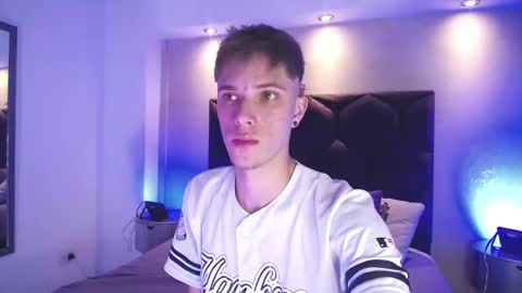 Snapshot of robbinblaze chatting on 01/15/26, 12:15 Robbin online show from 01/15/26, 12:15