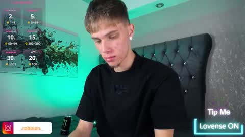 Snapshot of robbinblaze chatting on 03/22/26, 05:22 Robbin online show from 03/22/26, 05:22