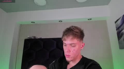 Snapshot of robbinblaze chatting on 03/27/26, 04:51 Robbin online show from 03/27/26, 04:51