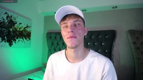 Snapshot of robbinblaze chatting on 04/11/26, 06:29 Robbin online show from 04/11/26, 06:29