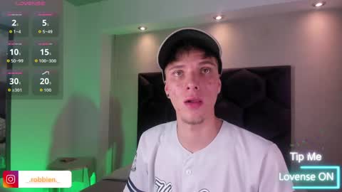 Snapshot of robbinblaze chatting on 04/13/26, 04:29 Robbin online show from 04/13/26, 04:29