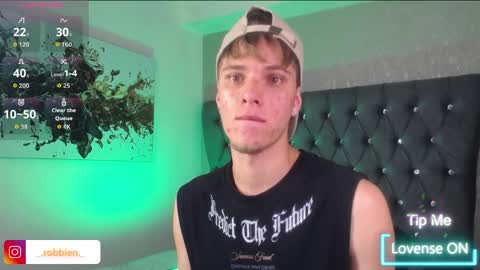 Snapshot of robbinblaze chatting on 04/14/26, 05:02 Robbin online show from 04/14/26, 05:02