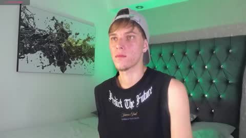 Snapshot of robbinblaze chatting on 04/16/26, 04:46 Robbin online show from 04/16/26, 04:46