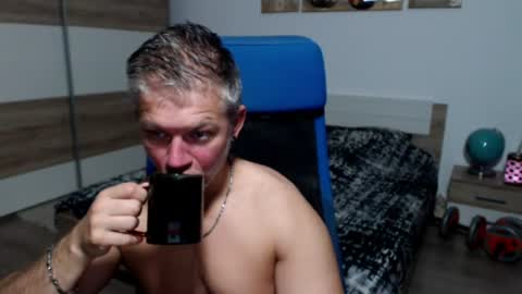 Snapshot of robbyshawz chatting on 07/13/26, 04:15 robbyshawz online show from 07/13/26, 04:15