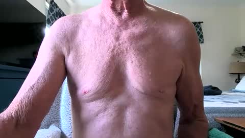 Snapshot of robert45556 chatting on 09/30/25, 06:02 robert online show from 09/30/25, 06:02