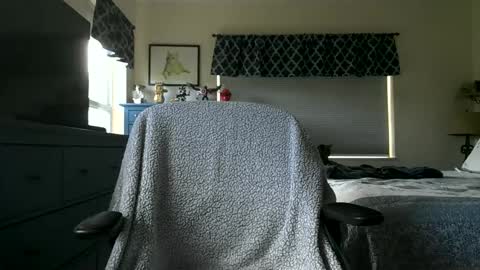 Snapshot of robert45556 chatting on 10/12/25, 06:51 robert online show from 10/12/25, 06:51