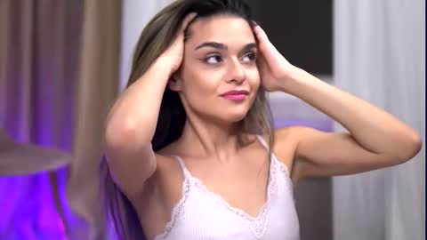 Roberta online show from 12/03/25, 08:23