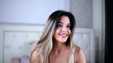 Snapshot of robertarosetti chatting on 03/25/26, 01:39 Roberta online show from 03/25/26, 01:39