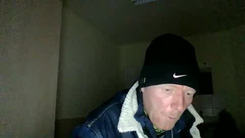 Snapshot of robertnickelderbestemann chatting on 12/04/25, 10:18 robertnickelderbestemann online show from 12/04/25, 10:18