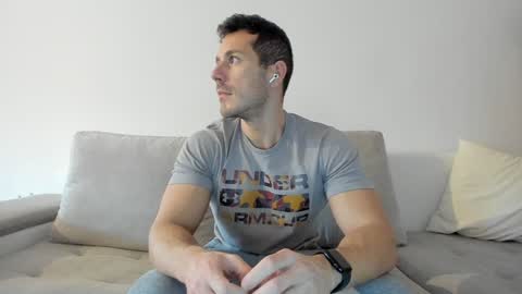 roberto4ever online show from 01/28/25, 02:21