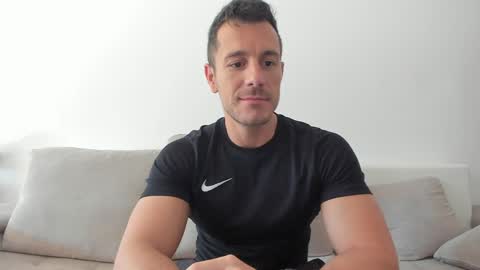 Snapshot of roberto4ever chatting on 05/11/26, 05:46 roberto4ever online show from 05/11/26, 05:46