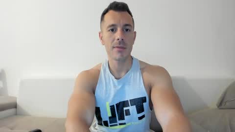 Snapshot of roberto4ever chatting on 06/07/26, 05:22 roberto4ever online show from 06/07/26, 05:22