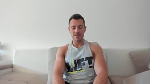 Snapshot of roberto4ever chatting on 06/11/26, 04:10 roberto4ever online show from 06/11/26, 04:10