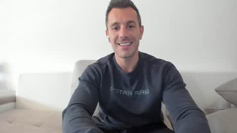 Snapshot of roberto4ever chatting on 06/15/26, 11:12 roberto4ever online show from 06/15/26, 11:12