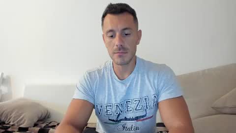 Snapshot of roberto4ever chatting on 07/08/26, 08:08 roberto4ever online show from 07/08/26, 08:08