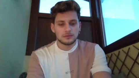 Snapshot of roberto_twink1 chatting on 01/14/25, 05:40 Roberto online show from 01/14/25, 05:40