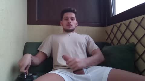 Snapshot of roberto_twink1 chatting on 02/01/25, 08:50 Roberto online show from 02/01/25, 08:50