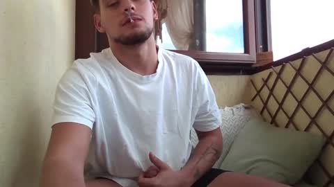 Snapshot of roberto_twink1 chatting on 09/23/25, 07:44 Roberto online show from 09/23/25, 07:44