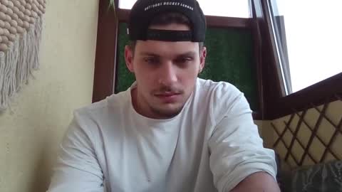 Snapshot of roberto_twink1 chatting on 03/18/26, 06:05 Roberto online show from 03/18/26, 06:05