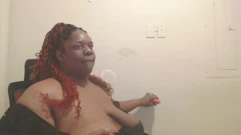 Snapshot of robertswhitney52 chatting on 09/24/25, 12:58 robertswhitney52 online show from 09/24/25, 12:58