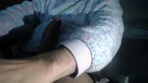 Snapshot of roberunxx chatting on 12/14/25, 01:38 Rober online show from 12/14/25, 01:38