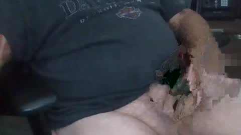 Snapshot of robglide chatting on 09/27/25, 12:43 robglide online show from 09/27/25, 12:43