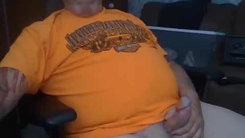 Snapshot of robglide chatting on 10/26/25, 01:28 robglide online show from 10/26/25, 01:28