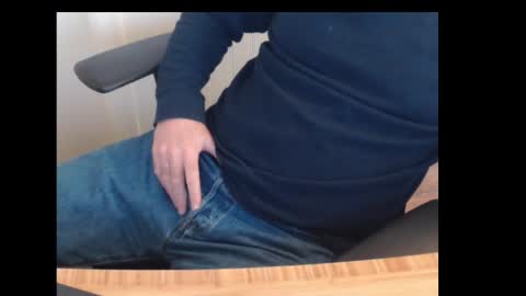 Snapshot of robidan6923 chatting on 02/13/25, 03:14 robidan6923 online show from 02/13/25, 03:14