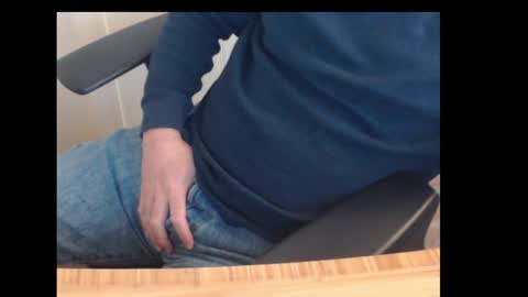 Snapshot of robidan6923 chatting on 02/25/25, 04:00 robidan6923 online show from 02/25/25, 04:00