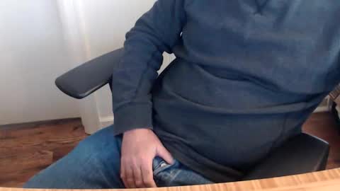 Snapshot of robidan6923 chatting on 10/31/25, 02:51 robidan6923 online show from 10/31/25, 02:51