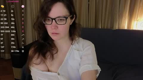 Snapshot of robin_gal chatting on 06/06/26, 08:24 Robin online show from 06/06/26, 08:24