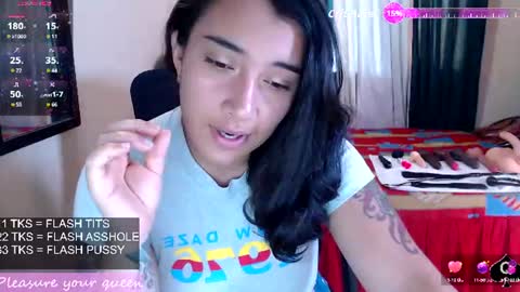 Snapshot of robin_h00t chatting on 07/11/26, 06:43 Ivanna and Robin online show from 07/11/26, 06:43