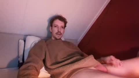 Snapshot of robin_sonx chatting on 12/15/24, 12:49 Robin online show from 12/15/24, 12:49