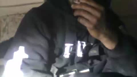 Snapshot of robincom23 chatting on 12/19/24, 11:39 R online show from 12/19/24, 11:39