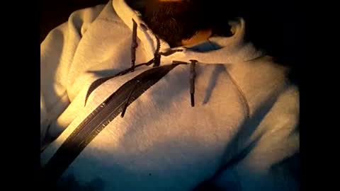 Snapshot of robincom23 chatting on 02/20/25, 01:36 R online show from 02/20/25, 01:36