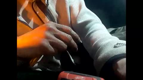 Snapshot of robincom23 chatting on 02/25/25, 07:42 R online show from 02/25/25, 07:42