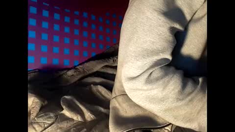 Snapshot of robincom23 chatting on 03/07/25, 02:46 R online show from 03/07/25, 02:46