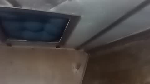 Snapshot of robincom23 chatting on 09/17/25, 03:52 R online show from 09/17/25, 03:52