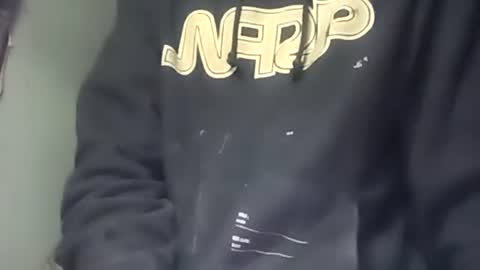 Snapshot of robincom23 chatting on 09/26/25, 10:36 R online show from 09/26/25, 10:36