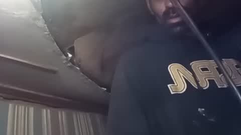 Snapshot of robincom23 chatting on 10/06/25, 03:37 R online show from 10/06/25, 03:37