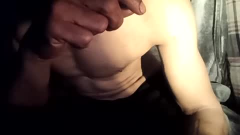 Snapshot of robincom23 chatting on 10/16/25, 09:49 R online show from 10/16/25, 09:49