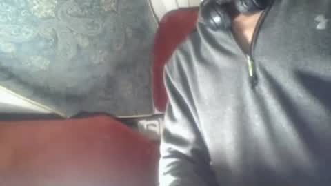 Snapshot of robincom23 chatting on 07/13/26, 07:55 R online show from 07/13/26, 07:55
